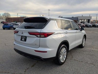 2024 Mitsubishi Outlander ES