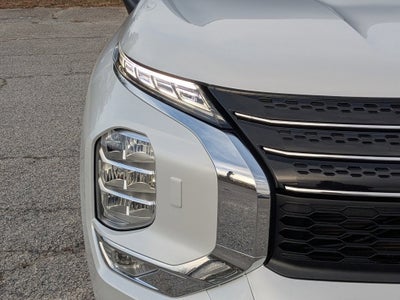 2024 Mitsubishi Outlander ES