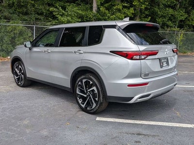 2024 Mitsubishi Outlander SE