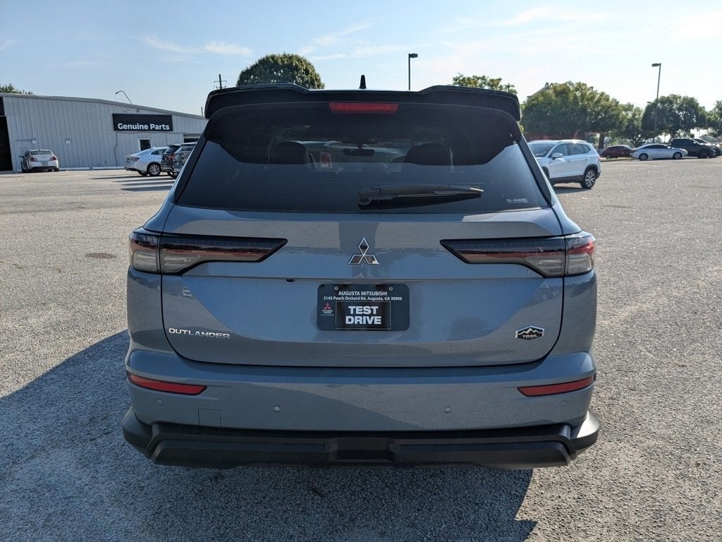 2025 Mitsubishi Outlander Trail Edition