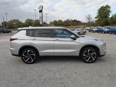2024 Mitsubishi Outlander SE