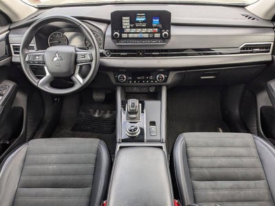 2024 Mitsubishi Outlander SE