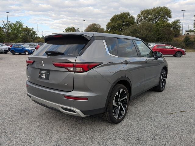 2024 Mitsubishi Outlander SE