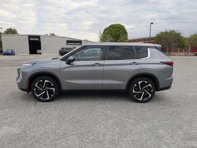 2024 Mitsubishi Outlander SE