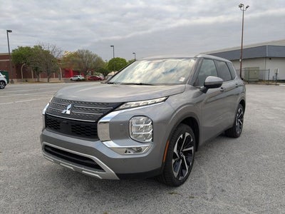 2024 Mitsubishi Outlander SE