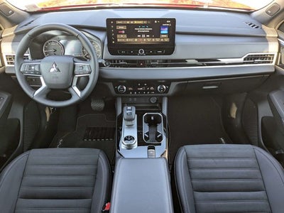 2026 Mitsubishi Outlander LE