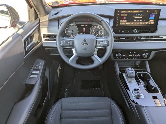 2026 Mitsubishi Outlander LE