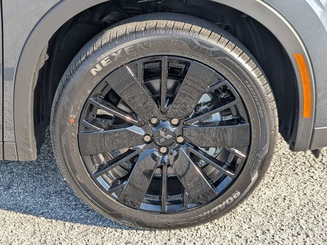 2026 Mitsubishi Outlander LE
