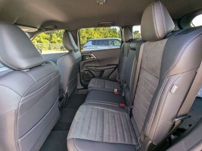2026 Mitsubishi Outlander LE