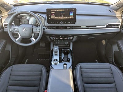 2026 Mitsubishi Outlander LE