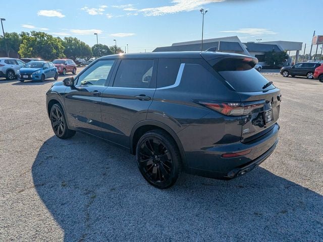2026 Mitsubishi Outlander LE
