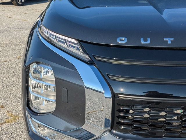 2026 Mitsubishi Outlander LE