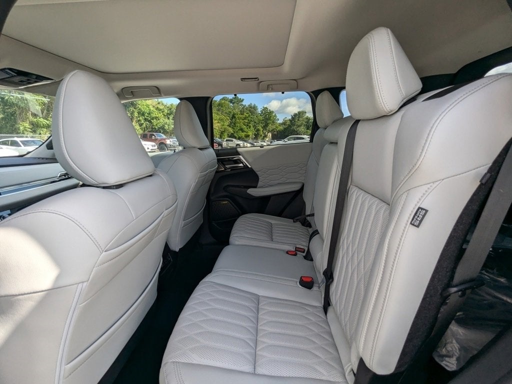 2025 Mitsubishi Outlander SEL