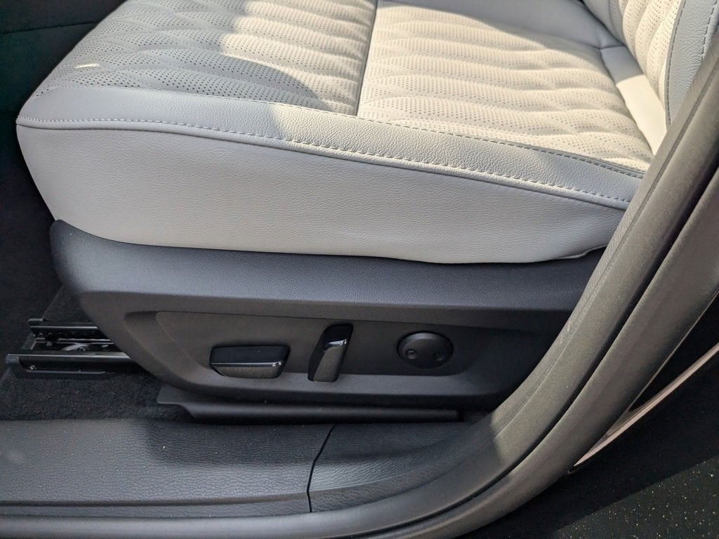 2025 Mitsubishi Outlander Platinum