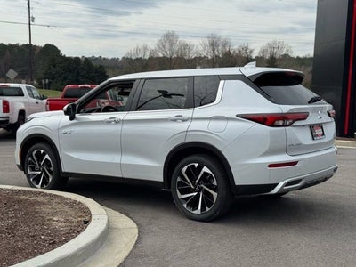 2025 Mitsubishi Outlander PHEV SE