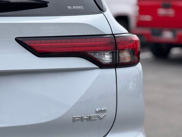 2025 Mitsubishi Outlander PHEV SE