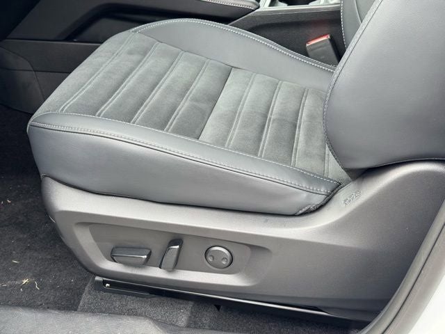 2025 Mitsubishi Outlander PHEV SE