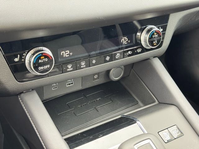 2025 Mitsubishi Outlander PHEV SE