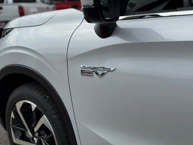 2025 Mitsubishi Outlander PHEV SE