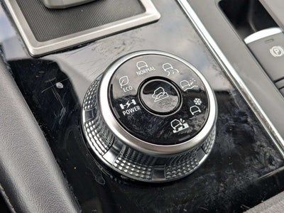 2024 Mitsubishi Outlander PHEV SE