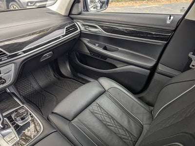 2021 BMW 7 Series M760i