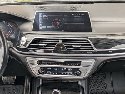 2021 BMW 7 Series M760i