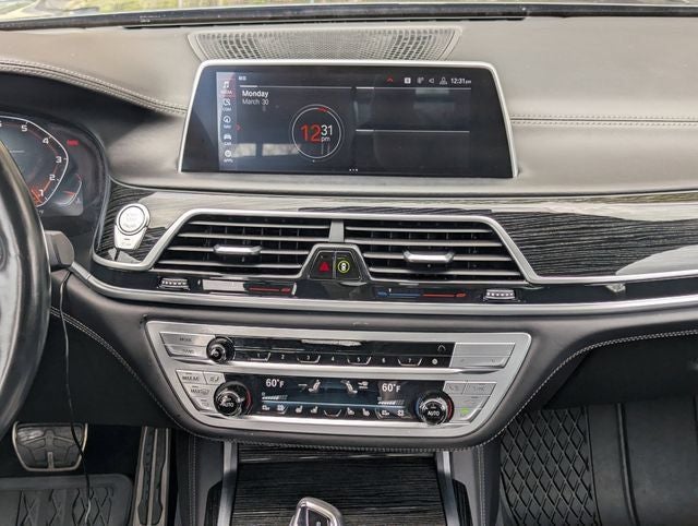 2021 BMW 7 Series M760i