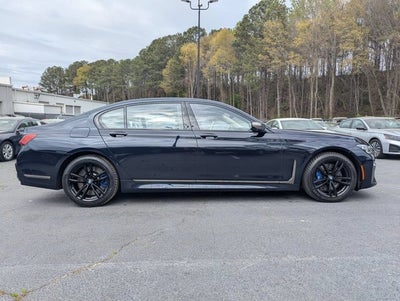 2021 BMW 7 Series M760i